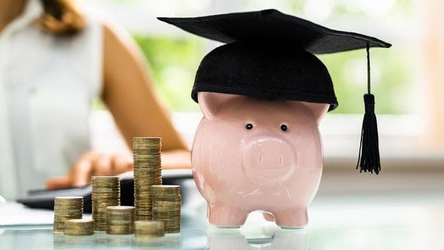Cover Image for Which university in Australia has the highest percentage of students in Commonwealth supported places (CSP) and Overseas fee-paying?